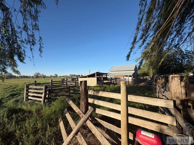 1116 E 1200 N, Shelley, ID 83274