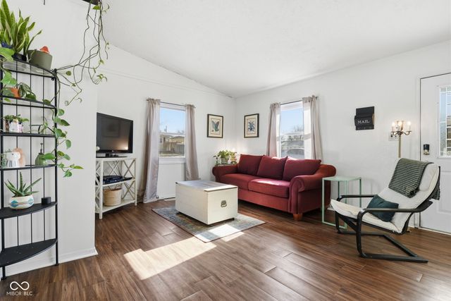 330 N 19th Avenue, Beech Grove, IN 46107