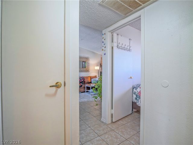372 Linn Lane, Las Vegas, NV 89110