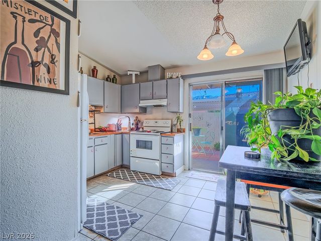 372 Linn Lane, Las Vegas, NV 89110