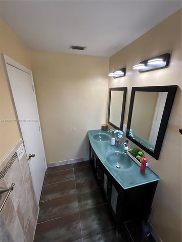 231 SW 120th Ave, Pembroke Pines, FL 33025