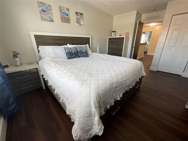 231 SW 120th Ave, Pembroke Pines, FL 33025