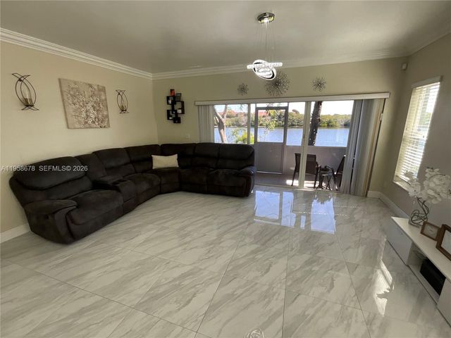 231 SW 120th Ave, Pembroke Pines, FL 33025