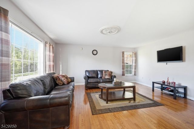 107 Continental Rd, West Milford Twp., NJ 07480