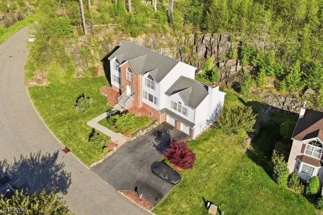 107 Continental Rd, West Milford Twp., NJ 07480