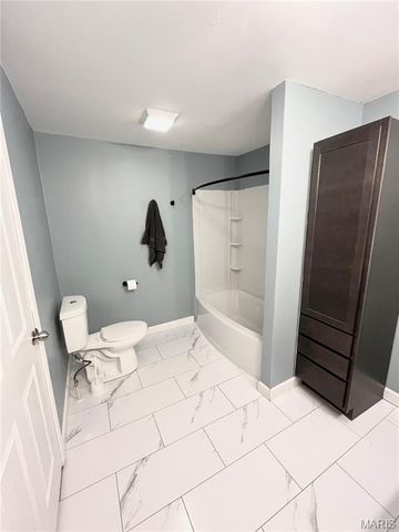 2206 Locust Avenue, Alton, IL 62002