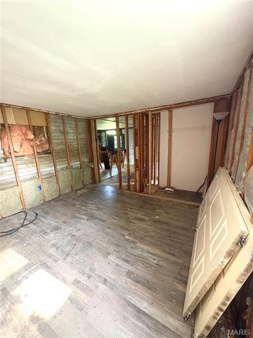 2206 Locust Avenue, Alton, IL 62002