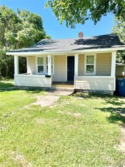 2206 Locust Avenue, Alton, IL 62002