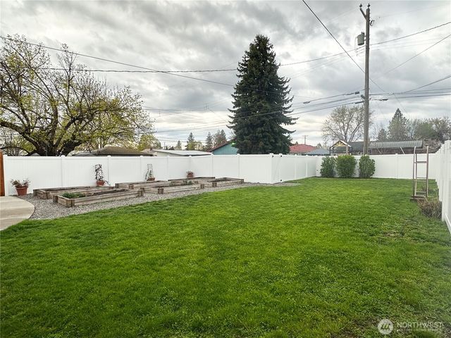 611 E Joseph Avenue, Spokane, WA 99208