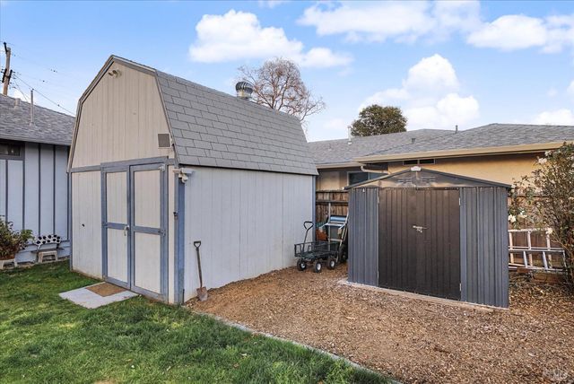 1763 E St, Napa, CA 94559