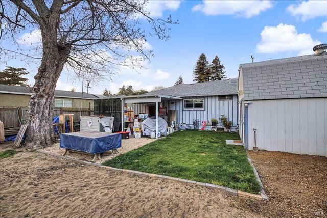 1763 E St, Napa, CA 94559