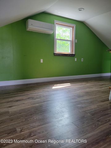 16 Cornwall Street, Highlands, NJ 07732