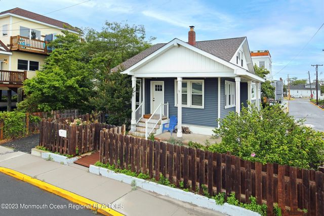 16 Cornwall Street, Highlands, NJ 07732