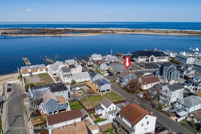 16 Cornwall Street, Highlands, NJ 07732