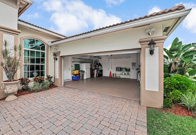 9433 Lantern Bay Circle, West Palm Beach, FL 33411