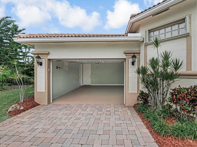 9433 Lantern Bay Circle, West Palm Beach, FL 33411