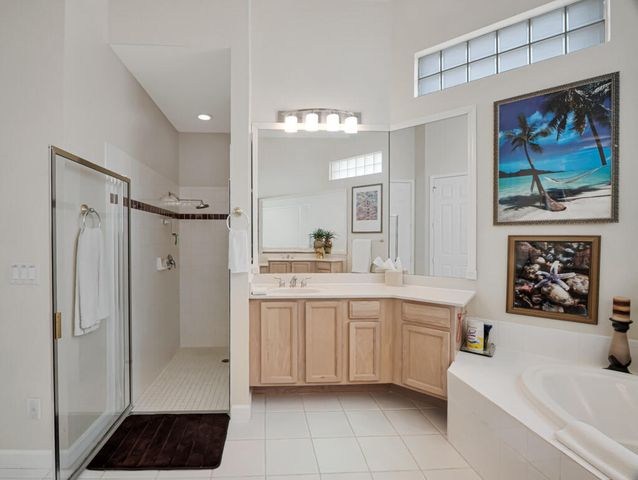 9433 Lantern Bay Circle, West Palm Beach, FL 33411