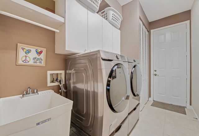 9433 Lantern Bay Circle, West Palm Beach, FL 33411