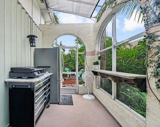 9433 Lantern Bay Circle, West Palm Beach, FL 33411