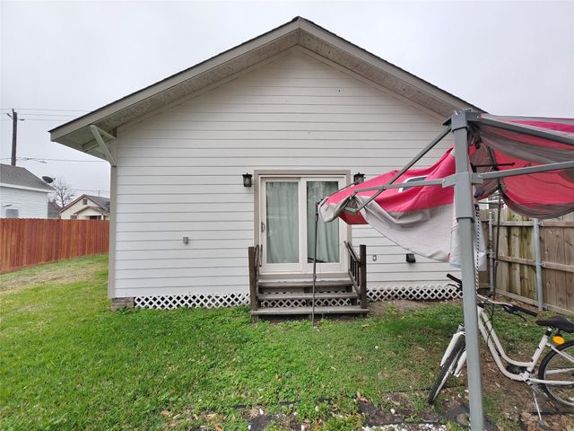 1217 Campbell Street, Houston, TX 77009