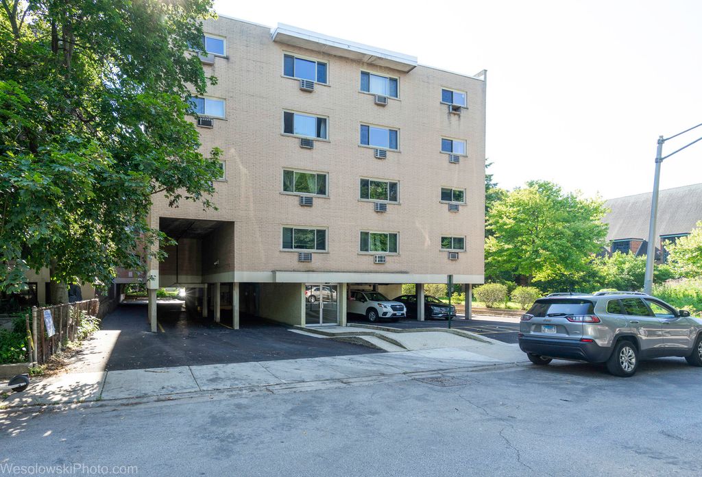 4939 S Dorchester Avenue 5F, Chicago, IL 60615