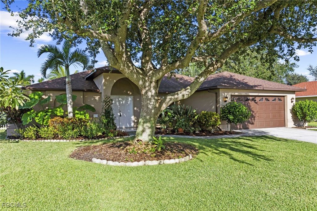 2114 SE 8th PL, Cape Coral, FL 33990