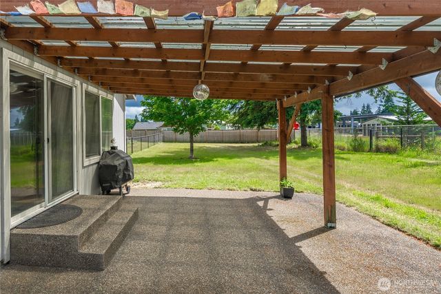 10309 School Land Road SW, Rochester, WA 98579