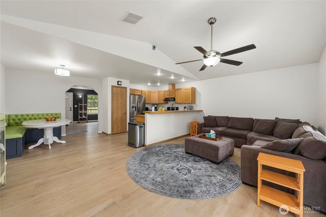 10309 School Land Road SW, Rochester, WA 98579