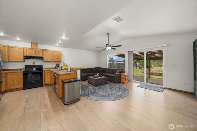 10309 School Land Road SW, Rochester, WA 98579