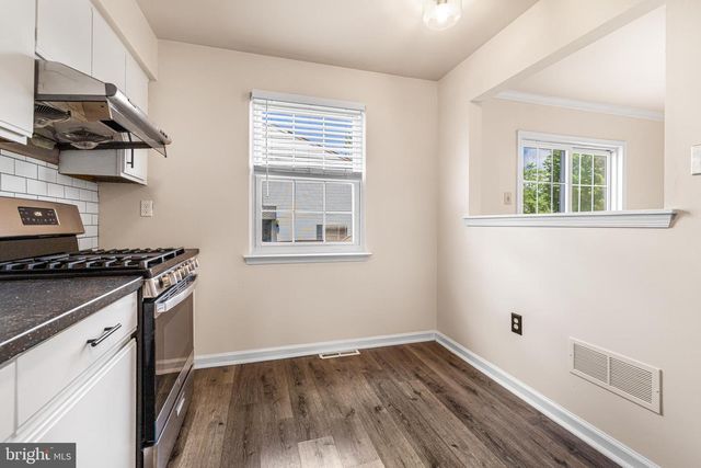211 ORCHARD DR, North Wales, PA 19454