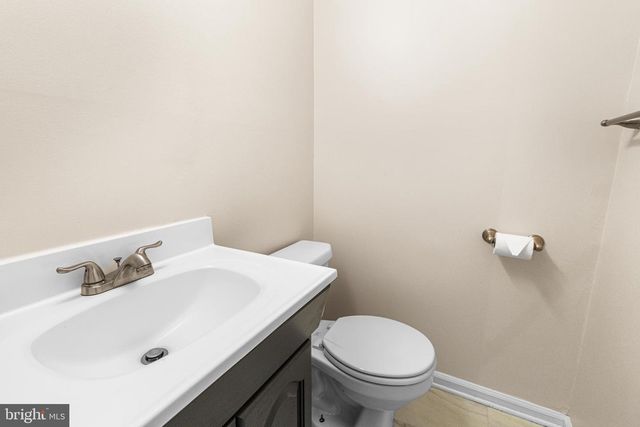 211 ORCHARD DR, North Wales, PA 19454