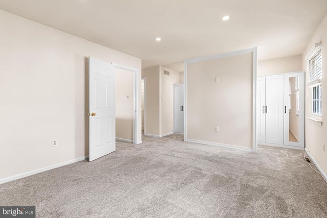 211 ORCHARD DR, North Wales, PA 19454