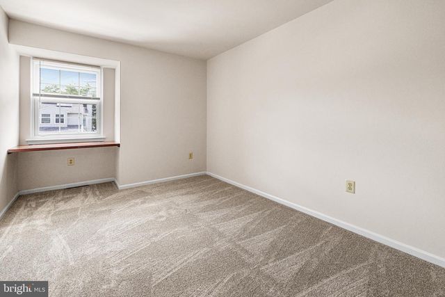 211 ORCHARD DR, North Wales, PA 19454