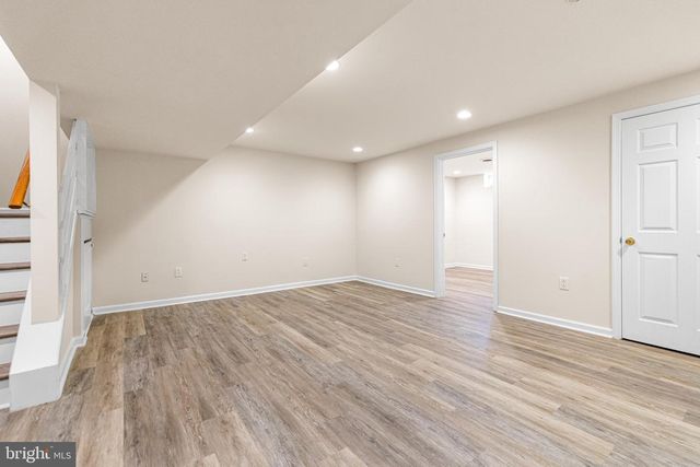 211 ORCHARD DR, North Wales, PA 19454