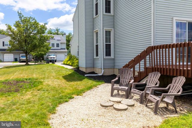 211 ORCHARD DR, North Wales, PA 19454