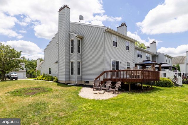 211 ORCHARD DR, North Wales, PA 19454