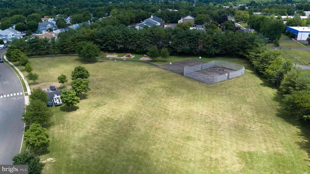 211 ORCHARD DR, North Wales, PA 19454