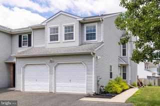 211 ORCHARD DR, North Wales, PA 19454