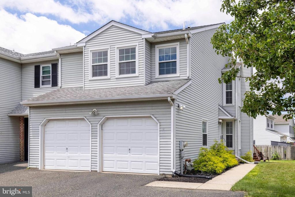 211 ORCHARD DR, North Wales, PA 19454
