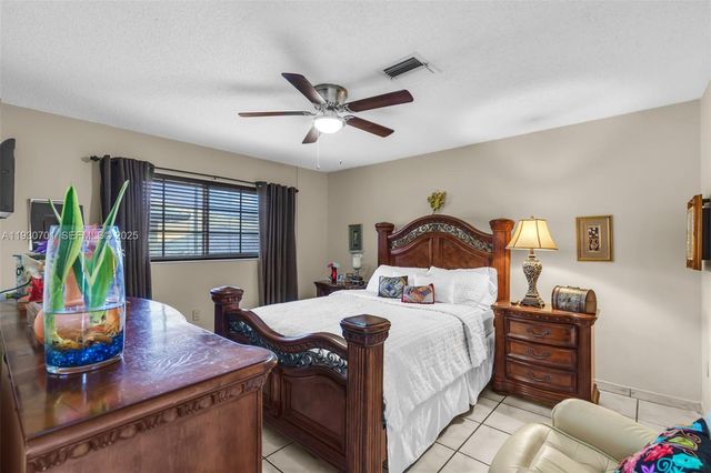 8851 NW 119th St 4304, Hialeah Gardens, FL 33018