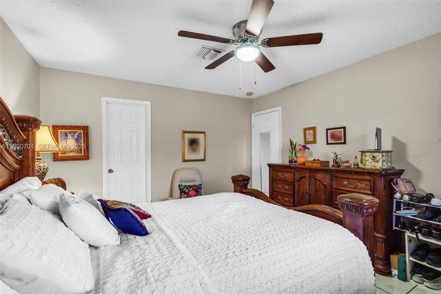 8851 NW 119th St 4304, Hialeah Gardens, FL 33018