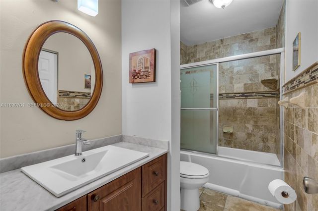 8851 NW 119th St 4304, Hialeah Gardens, FL 33018