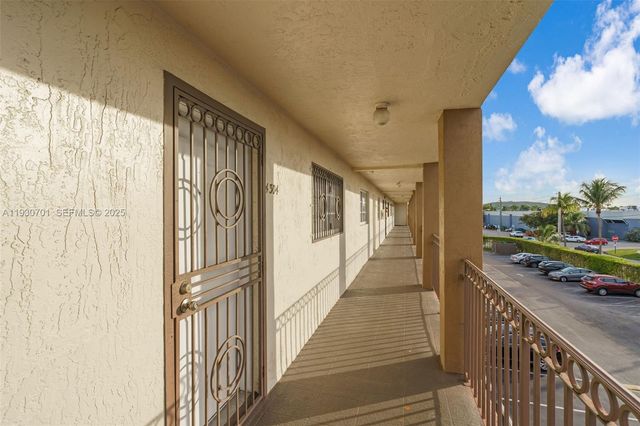 8851 NW 119th St 4304, Hialeah Gardens, FL 33018