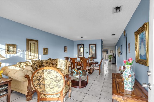 8851 NW 119th St 4304, Hialeah Gardens, FL 33018