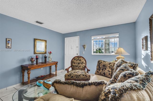 8851 NW 119th St 4304, Hialeah Gardens, FL 33018