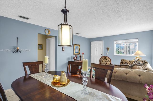 8851 NW 119th St 4304, Hialeah Gardens, FL 33018