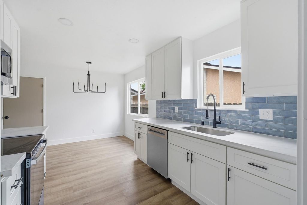 Image 11 of property listing at 2554 Harvard Avenue, Clovis, CA 93612