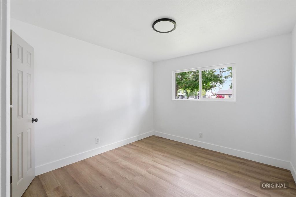 Image 20 of property listing at 2554 Harvard Avenue, Clovis, CA 93612