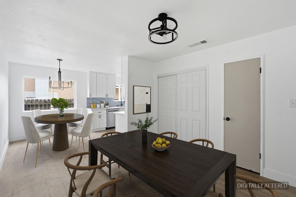 Image 4 of property listing at 2554 Harvard Avenue, Clovis, CA 93612