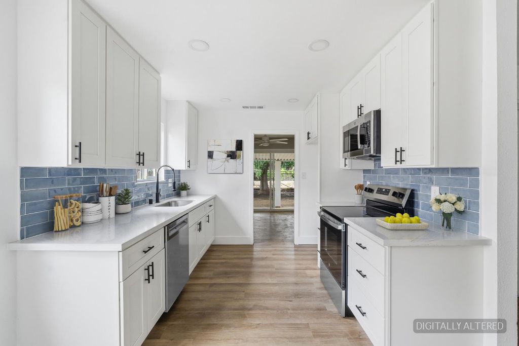 Image 6 of property listing at 2554 Harvard Avenue, Clovis, CA 93612
